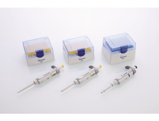 Picture of Eppendorf Research® plus 3-pack, option 2, 2-20µL/20-200µL/100-1000µL, incl. epT.I.P.S.® boxes (previously 3120000917)