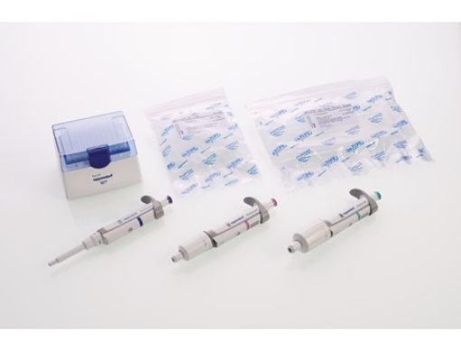 Picture of Eppendorf Research® plus 3-pack, option 3, 100-1000µL/0,5-5mL/1-10mL, incl. epT.I.P.S.® boxes (previously 3120000925)